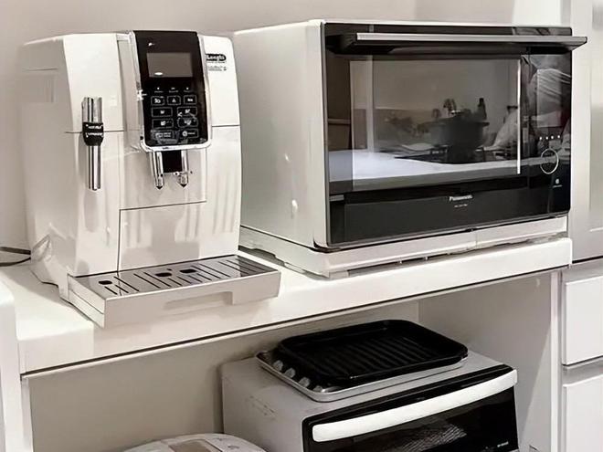 亿损失预警依赖中国产业正集体“遇冷”J9数字平台挑衅的代价！日本22万(图3)