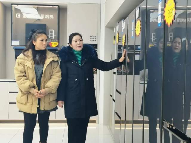 “厂补”实惠多 元旦消费市场暖意浓j9九游会网站入口泽普县：“国补”(图3)